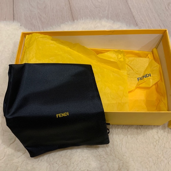 Fendi bow round toe capped nude black flats 38 - Picture 9 of 10